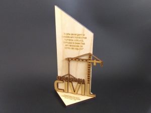 Troféu de madeira personalizado com o melhor preço