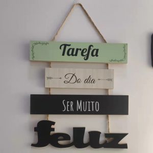 Placas decorativas de madeira