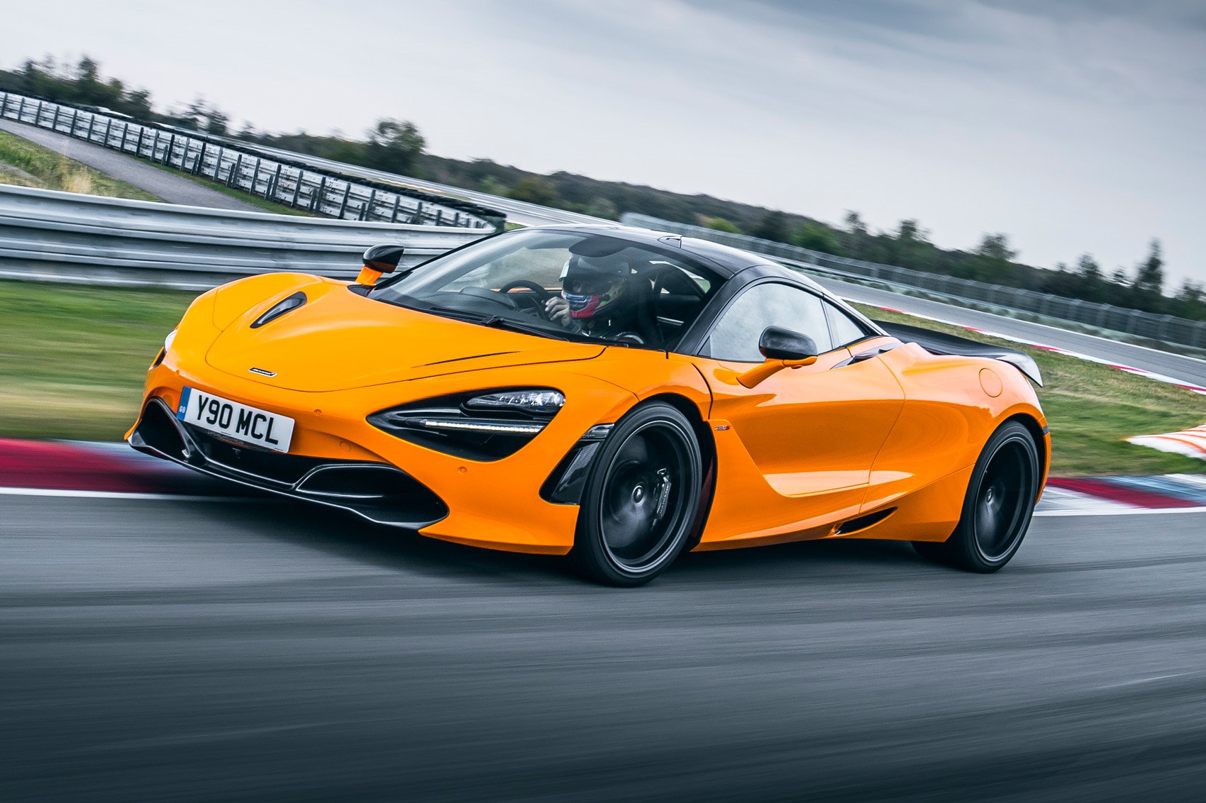 McLaren 720S velocidade máxima Mercado Bom Sucesso